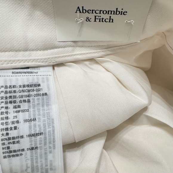 Abercrombie & Fitch Sloane Curve Love Shorts 25 0 Cream New Pleated High Rise - Picture 9 of 11